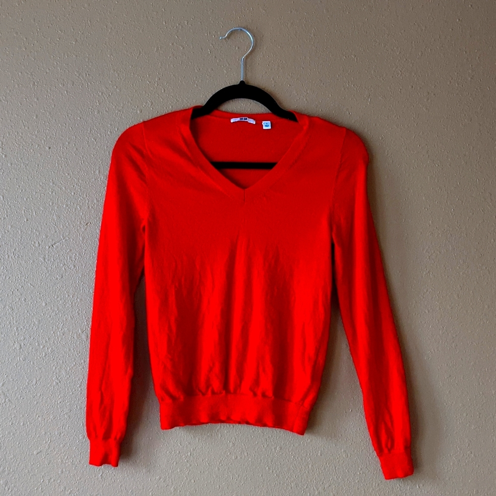 Women red wool sweater